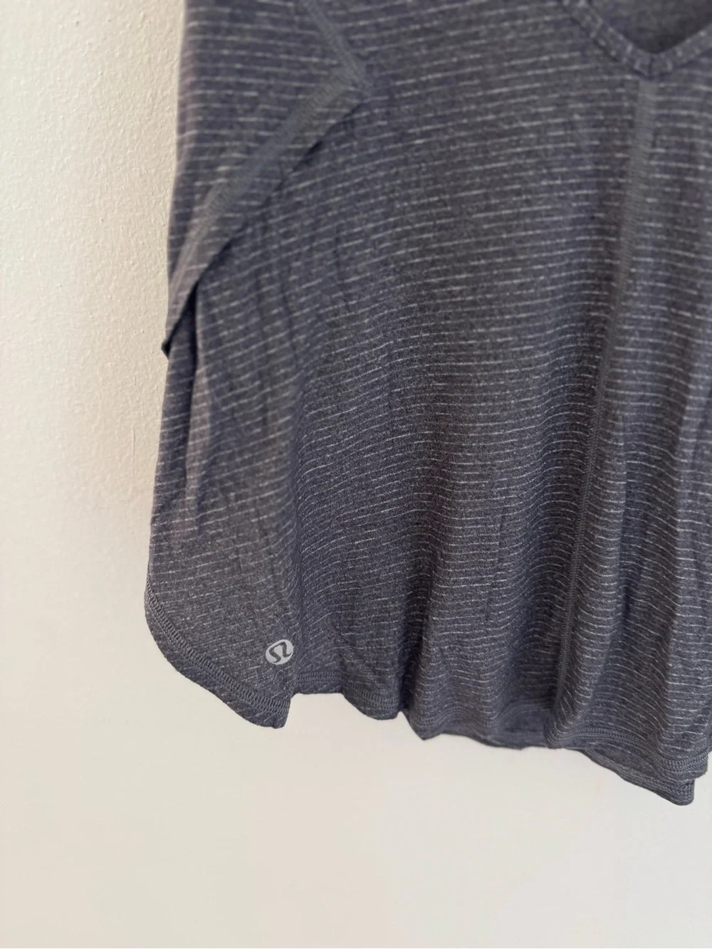 Lululemon Women’s Black V-Neck Ribbed Tank Top
